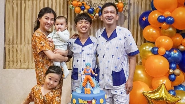 Ruben Onsu bersama keluarganya. Foto: Instagram @ruben_onsu