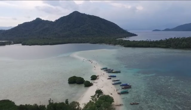 Pulau Pahawang salah satu destinasi wisata di Lampung | Foto : Dimas Prasetyo/Lampung Geh