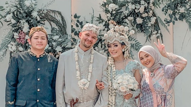 ayah kesha ratuliu(1).jpg