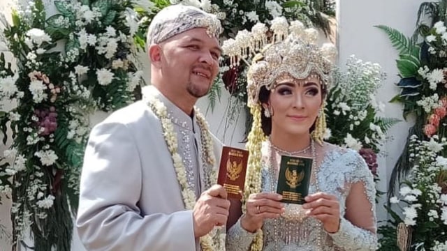 kakak mona ratuliu(1).jpg