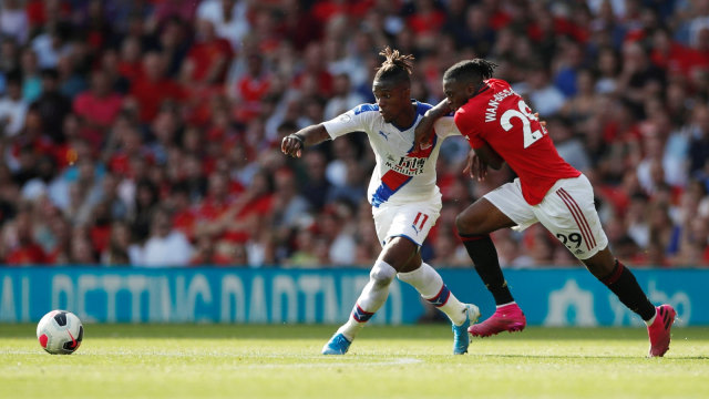Wilfried Zaha Kagumi Bek Manchester United, Aaron Wan-Bissaka (473709)