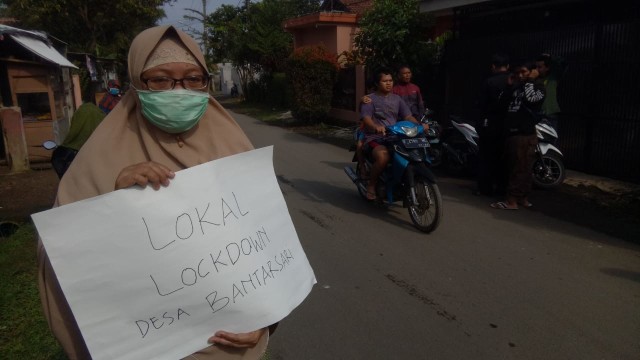 Lockdown lokal di Desa Bantarsari, Kabupaten Bogor.  Foto: dok kumparan