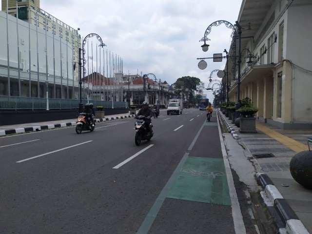 Jalan Utama di Bandung Lengang. Foto: Rachmadi/kumparan