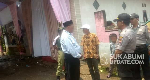 Pihak kepolisian membubarkan acara resepsi pernikahan di Kampung Limbangan, Desa Cibodas, Kecamatan Bojonggenteng, Kabupaten Sukabumi, Minggu (29/3/2020). | Sumber Foto:Istimewa