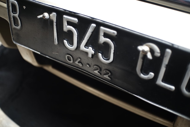 Pelat Nomor Kendaraan Akan Berwarna Putih dan Pakai CHIP, Apa Manfaatnya? (75801)