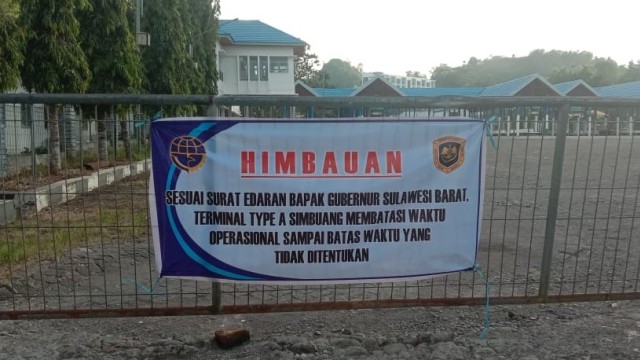 Terminal Simbuang untuk sementara ditutup. Foto: Awal Dion/sulbarkini