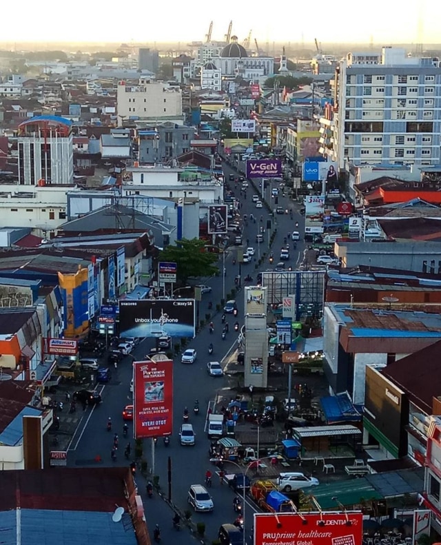 Kawasan Jalan Gajahmada Pontianak. Foto: Leo Prim/Hi!Pontianak