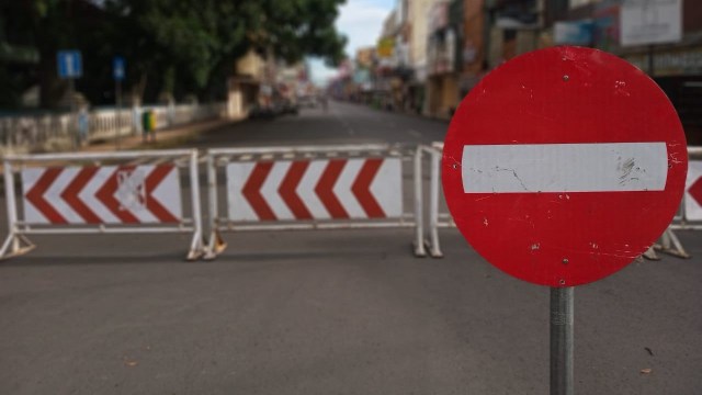 Jalan KHZ Mustafa di Kota Tasikmalaya yang sepi saat lockdown. Foto: Dok.istimewa