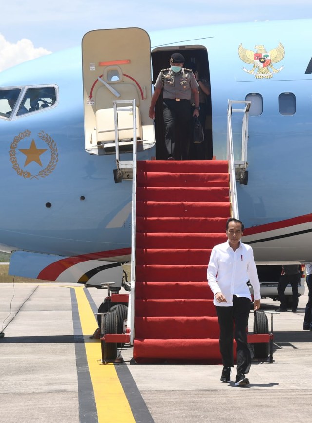 Presiden Joko Widodo tiba di Pulau Galang, Kepulauan Riau. Foto: Biro Pers Sekretariat Presiden/Rusman