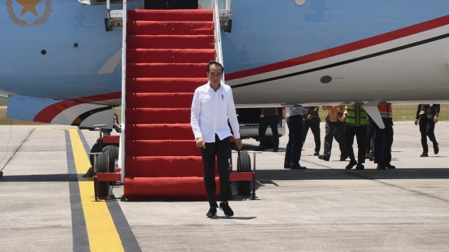Presiden Joko Widodo tiba di Pulau Galang, Kepulauan Riau. Foto: Biro Pers Sekretariat Presiden/Rusman