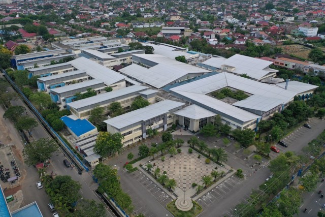 RSUDZA Banda Aceh sepi dari pengunjung. Foto: Abdul Hadi/acehkini