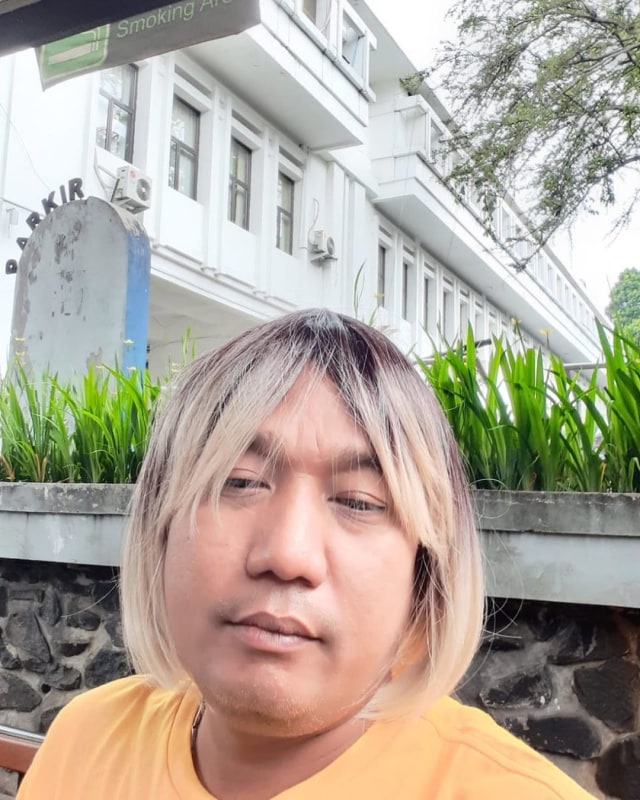 Sebelum Terkenal, Komedian Ini Pernah Jadi Kuli Bangunan (75733)