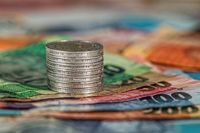 Ilustrasi uang, Gambar oleh Steve Buissinne dari Pixabay 