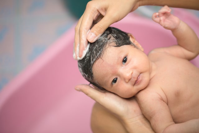com-Ilustrasi bayi yang sedang mandi. Foto: Shutterstock