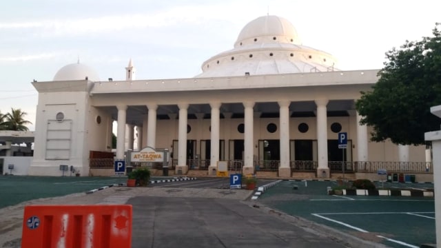 Suasana Masjid Agung Bengkulu usai ada 24 jemaah tablig menjalani rapid test corona. Foto: Dok. Istimewa