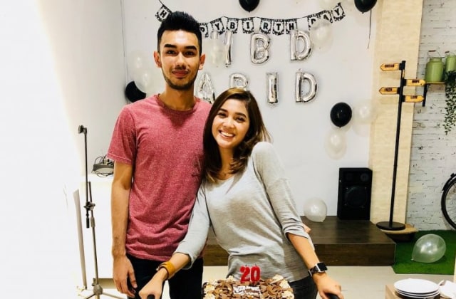 5 Potret Kenangan Raya Kitty dan Suami Sebelum Dikabarkan Cerai (323383)
