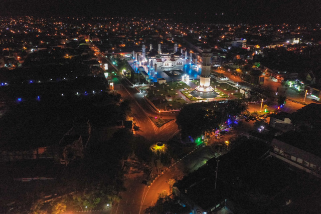 Foto Banda Aceh Dari Udara Saat Jam Malam Sepi Bak Kota Hantu Kumparan Com