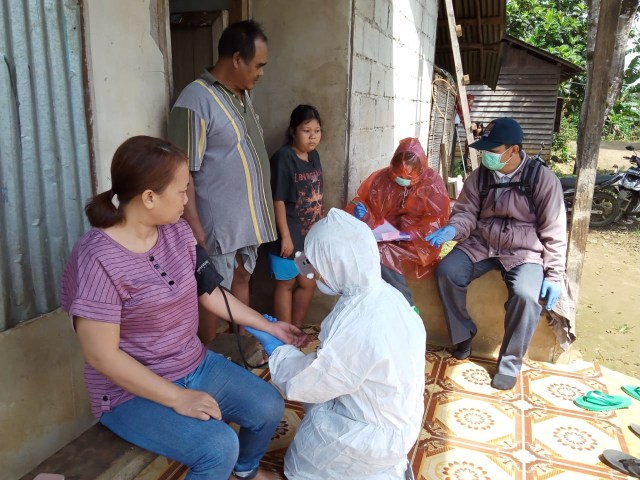 Tes Kesehatan Desa Pisak, Bengkayang, Kalbar