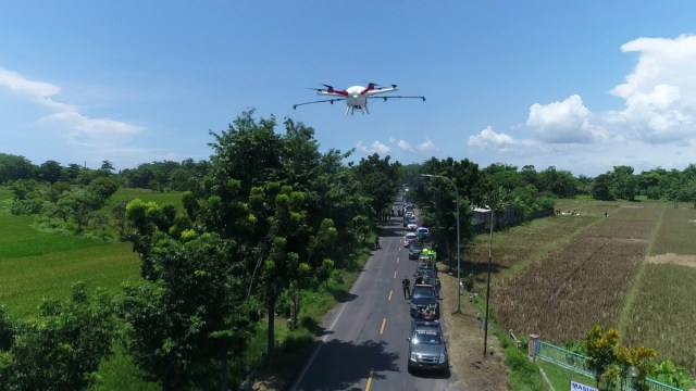 Penyemprotan disinfektan di Pasuruan. Foto: Humas UMM.