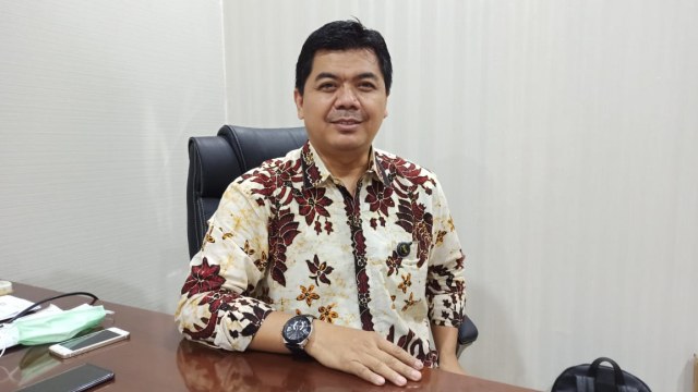 Plt Deputi IV KSP Bidang Informasi dan Komunikasi Politik Juri Ardiantoro di Gedung Bina Graha pada Jumat (3/4) sore. Foto: Dok. KSP