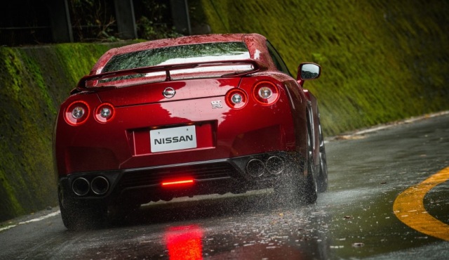 Mengenal Spesifikasi Nissan GT-R yang Dikemudikan Almarhum Wakil Jaksa Agung RI (363953)