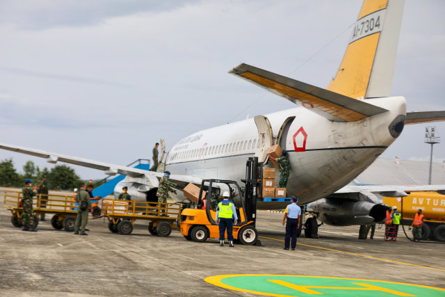 Foto: Pengiriman APD Tenaga Medis untuk Tangani Corona di Aceh (11479)