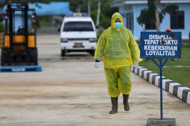 Foto: Pengiriman APD Tenaga Medis untuk Tangani Corona di Aceh (11483)