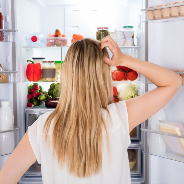 Ilustrasi menyimpan makanan di Kulkas. Foto: Shutterstock