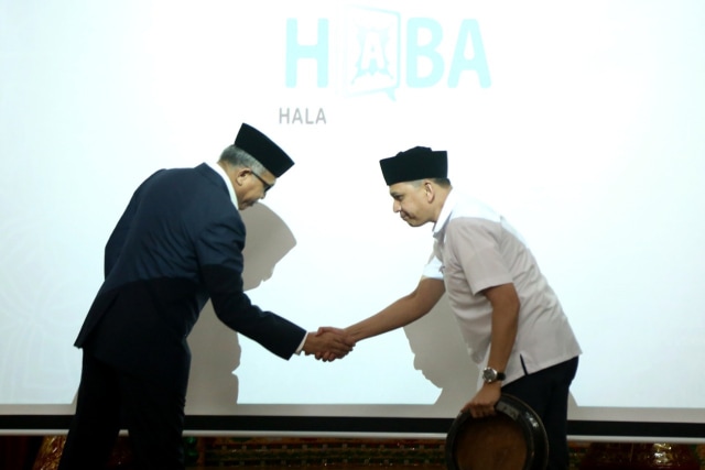 Plt Gubernur Aceh dan Kepala Kominsa Aceh, saat peluncuran HABA. Foto: Humas Aceh 
