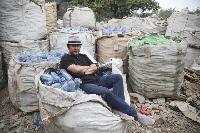 Mohammad Baedowy, pengusaha sukses yang meraup keuntungan dari bisnis pengolahan sampah plastik. Foto: Nugroho Sejati/kumparan