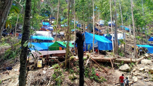 Tempat penambang rakyat di Desa Kusubibi Kecamatan Bacan Barat Kabupaten Halmahera Selatan. Foto. Istimewa