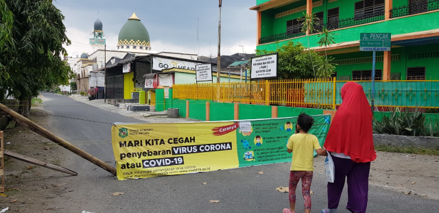 Penutupan jalan di Medan  guna mengantisipasi penyebaran virus corona. Foto: Istimewa