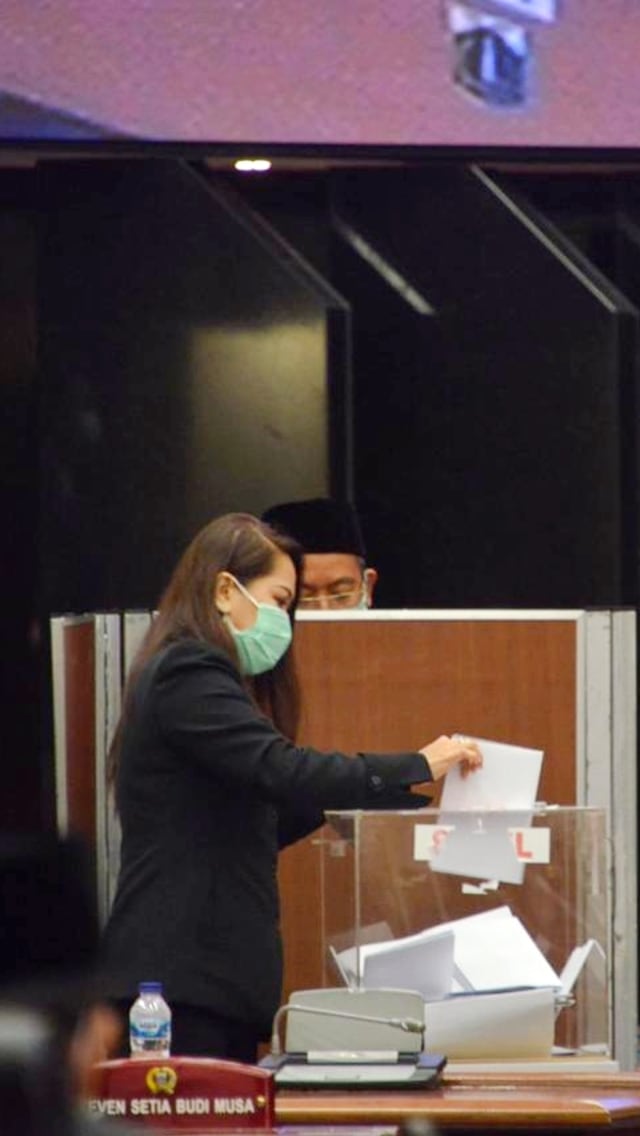 Pemilihan Wakil Gubernur DKI Jakarta di Gedung DPRD DKI Jakarta di Jakarta, Senin (6/4). Foto: Dok. Humas DPRD DKI