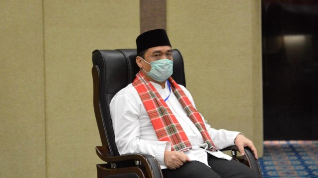 Wakil Gubernur DKI Jakarta terpilih Ahmad Riza Patria di Gedung DPRD DKI Jakarta di Jakarta, Senin (6/4). Foto: Dok. Humas DPRD DKI
