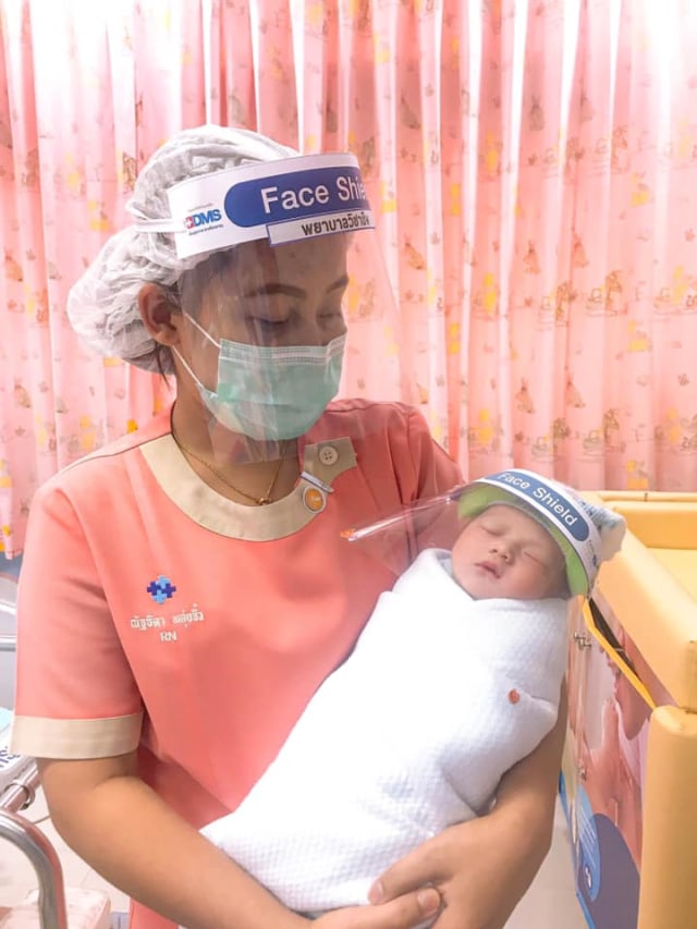 Bayi baru lahir di Paolo Hospital Samutprakarn, Thailand. Foto: Facebook/ Paolo Hospital Samutprakarn