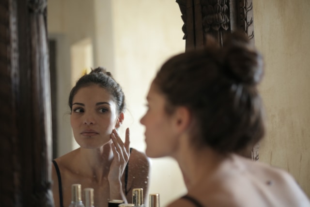 5 Kesalahan Makeup yang Harus Dihindari Pemula (46570)
