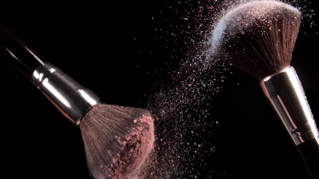 5 Kesalahan Makeup yang Harus Dihindari Pemula (46573)