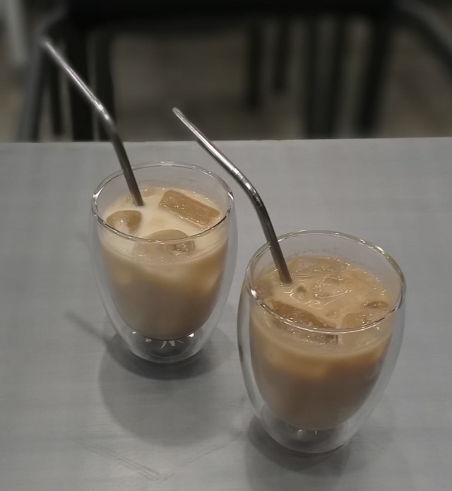 9 Rekomendasi Kopi Susu Seliter yang Bisa Dipesan Selama #dirumahaja (96175)