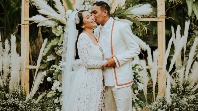 Mutia Ayu Ungkap Cara Melepas Kerinduan ke Glenn Fredly (10172)
