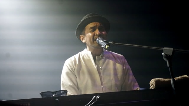 Glenn Fredly & Intimate Konser di M Bloc Live House, Jakarta, pada Kamis (14/11). Foto: Iqbal Firdaus/kumparan