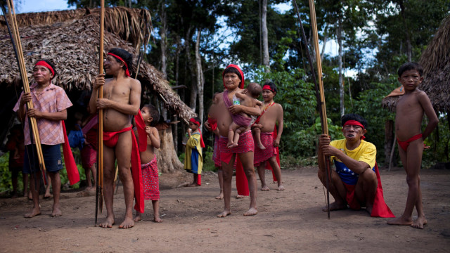 Suku Yanomami di hutan Amazon Foto: . REUTERS/Carlos Garcia Rawlins
