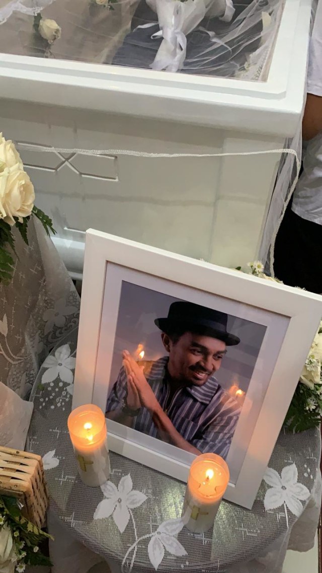 Jenazah Glenn Fredly disemayamkan di GPIB Sumber Kasih. Foto: Dok. Istimewa