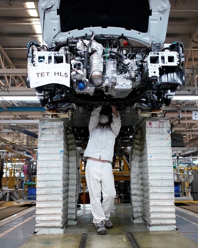 Suasana Pabrik Otomotif di Wuhan, China  Foto: REUTERS/Aly Song