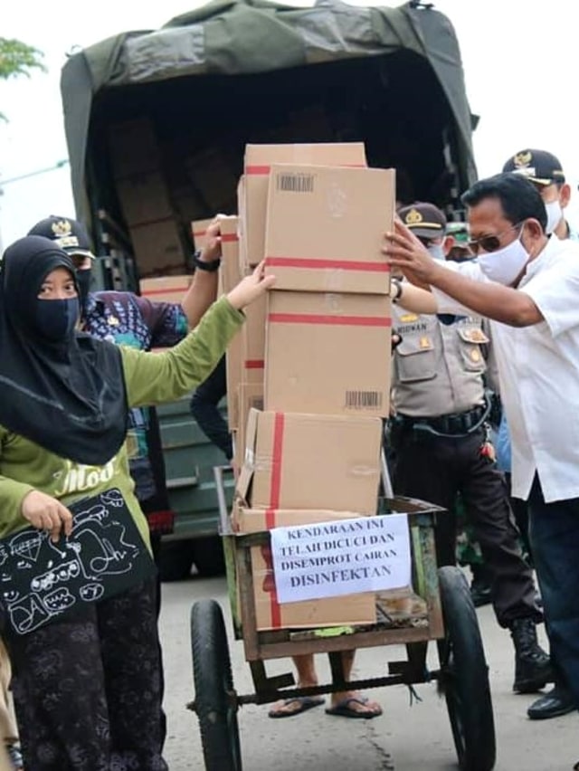 Update Bansos DKI Jakarta: 100.323 Paket Didistribusikan ke 14 Kelurahan (1762)