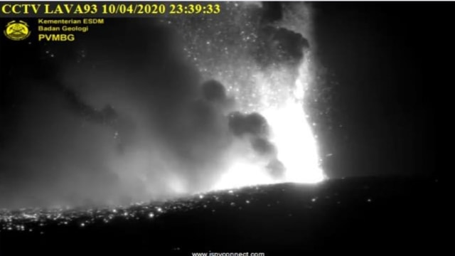 Erupsi Gunung Anak Krakatau, Sabtu (11/8). Foto: Dok. PVMBG