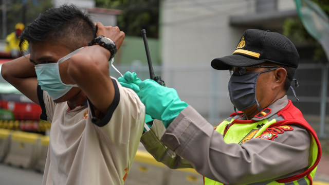 Kata Polisi Soal Blangko Teguran PSBB, Pelanggar Bakal Didenda? (620810)