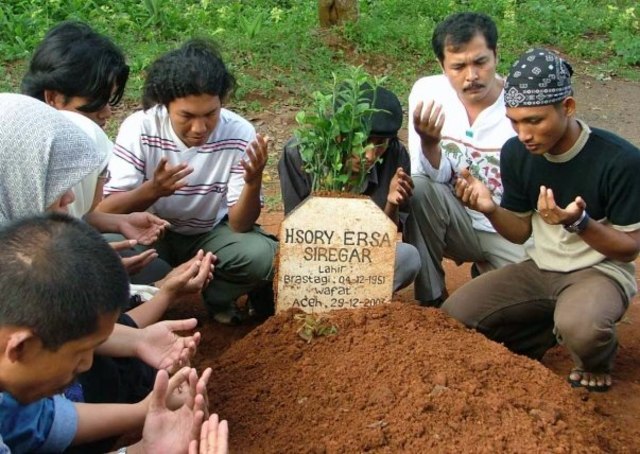 Wartawan dan Virus Jahanam: Sebuah Jalan Tengah (14633)