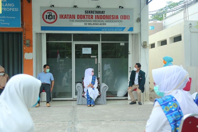 Pereumeun Doto Beuseulamat Nibak Taeun Corona, BMKT Joek APD keu Awak IDI Aceh (195928)