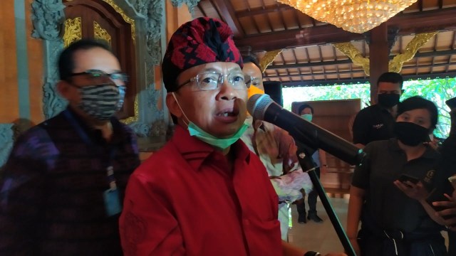 Gubernur Bali saat memberi keterangan kepada wartawan - IST