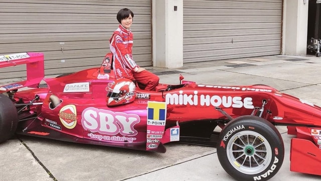 Juju Noda, pembalap perempuan termuda Formula 4. Foto: Instagram/ @101022juju